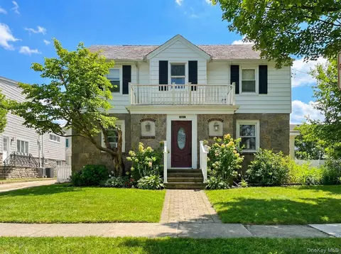 1671 Bay Blvd, Atlantic Beach, NY 11509