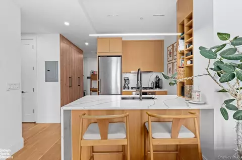 183 Mcguinness Blvd #3A, Brooklyn, NY 11222