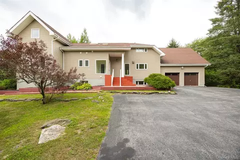 303 Freedom Rd, La Grange, NY 12569