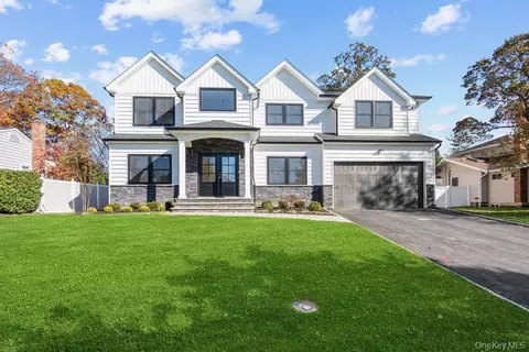 7 Otsego Pl, Jericho, NY 11753