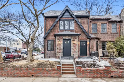 85-45 67th Rd, New York, NY 11374