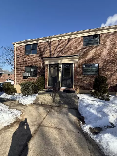 21918 74th Ave #2, Oakland Gardens, NY 11364