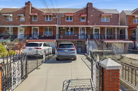 2530 Bronxwood Ave, New York, NY 10469