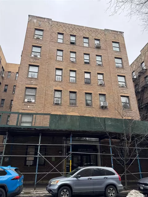 2156 Cruger Ave #3L, New York, NY 10462