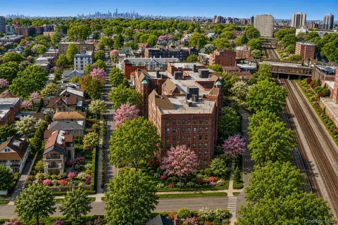 8451 Beverly Rd #1A 10 1U 2U 4N, Kew Gardens, NY 11415