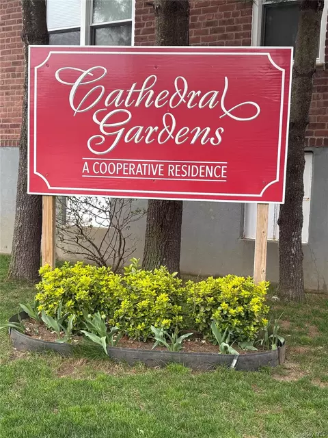 24 Mulford Pl #6A, Hempstead, NY 11550