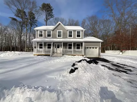 89 C Mt Sinai Coram Rd, Coram, NY 11727