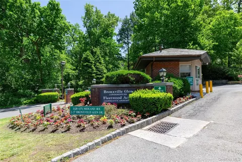 1340 Midland Ave #1A, Yonkers, NY 10708