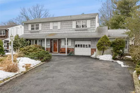 23 Dressler Rd, Greenlawn, NY 11740