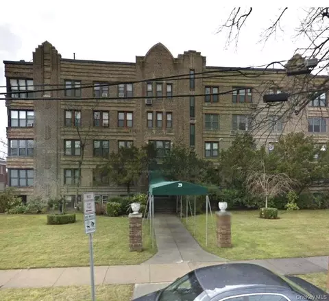29 Woodmere Blvd #2B, Woodmere, NY 11598