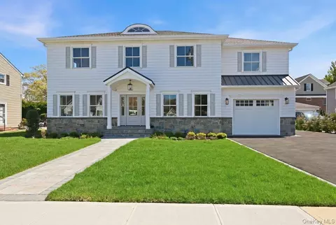 135 Adams St, Garden City, NY 11530