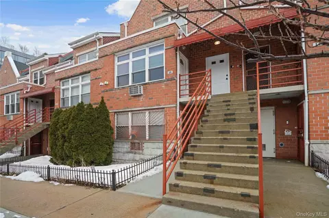 6 Renaissance Ct #16B, Brooklyn, NY 11206