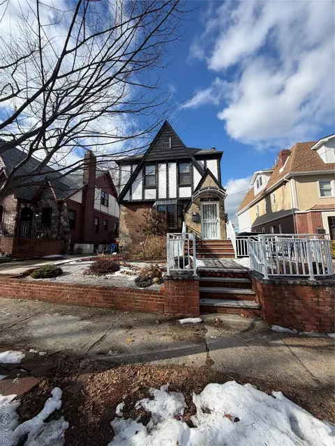 176-19 80th Dr, Jamaica, NY 11432