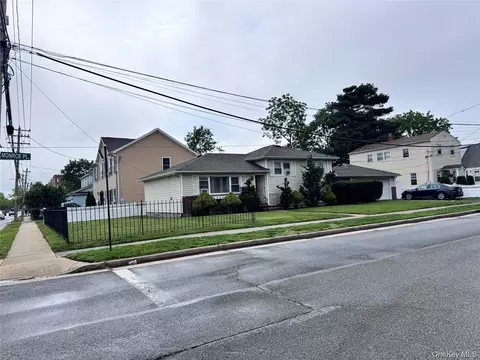 36 Monroe Pl, Hempstead, NY 11550