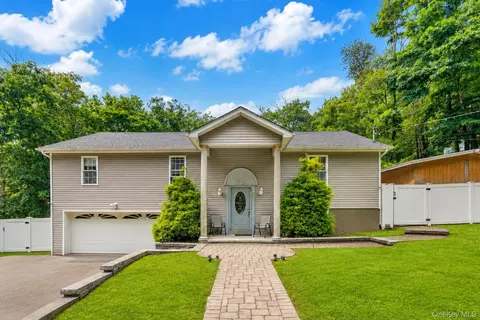 23 Hazelwood Rd N, Mamakating, NY 12790