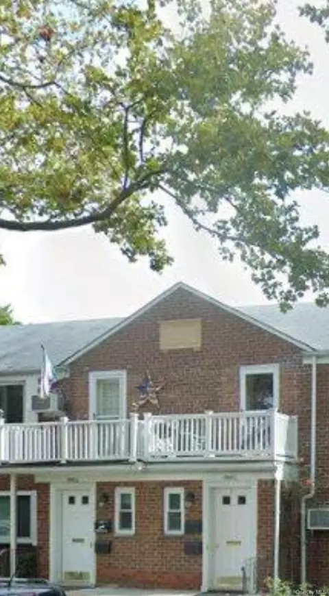 260-56 75th Ave #ONE, Glen Oaks, NY 11004
