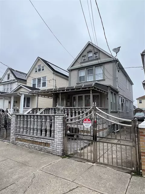 10949 132nd St, New York, NY 11420