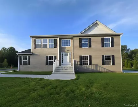 103 Brookfield Ave #A, Center Moriches, NY 11934