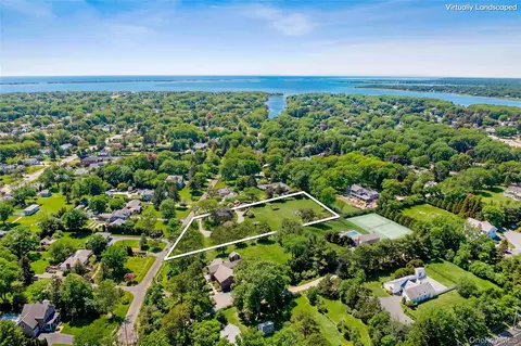 11 Clay Pit Rd, Southampton, NY 11963
