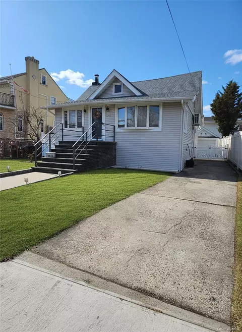 98-08 164th Ave, New York, NY 11414