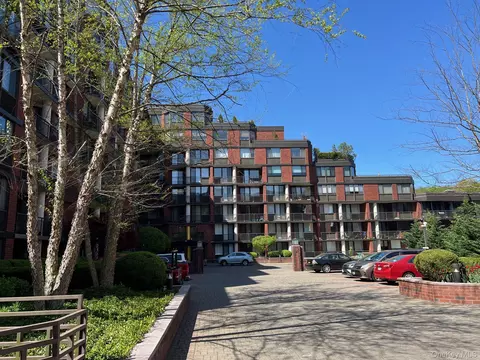 50 E Hartsdale Ave #1O, Greenburgh, NY 10530