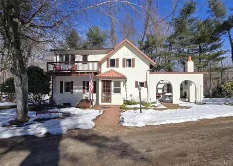 758 Mount Sinai Coram Rd, Mount Sinai, NY 11766