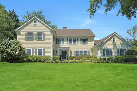 53 Harvest Dr, Scarsdale, NY 10583