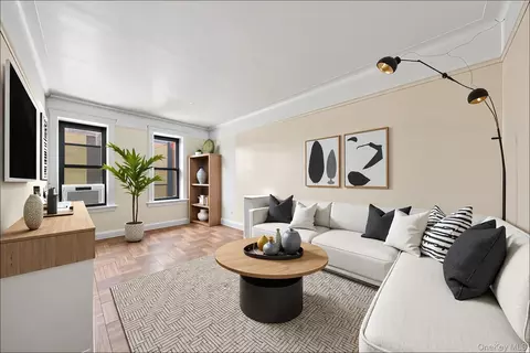 37-16 83 #4B, New York, NY 11372