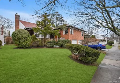 56-47 185th St, New York, NY 11365