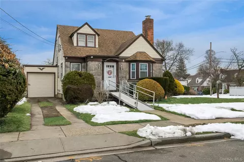 1503 Paul St, Baldwin, NY 11510