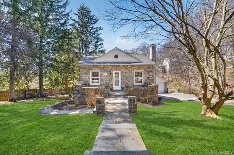 17 Hillside Ter, Amawalk, NY 10501
