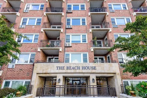 740 E Broadway #2J, Long Beach, NY 11561