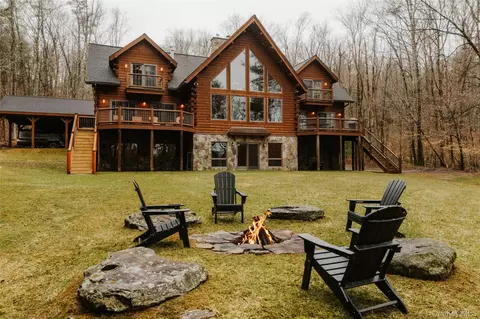 249 Woodstone Trl, Mongaup Valley, NY 12762