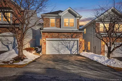 214 Woodlands Dr, Tuxedo, NY 10987