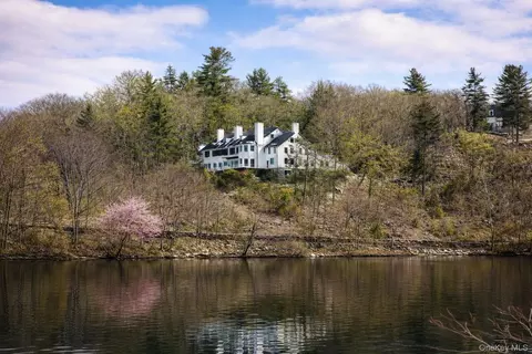 225 E Lake Rd, Tuxedo, NY 10987