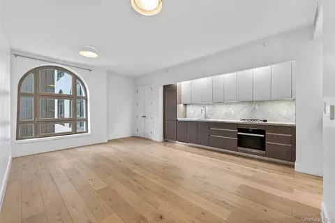 229 9th St #307, Brooklyn, NY 11215