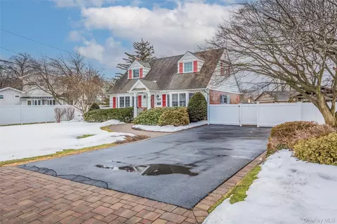 45 Terry Ln, Commack, NY 11725