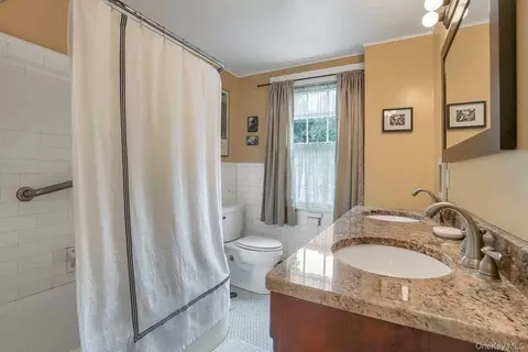 Bath - 105 Hooker Ave, Poughkeepsie, NY 12601 photo 2 of 2
