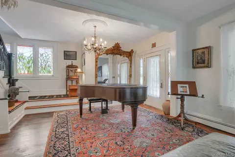 Entry Way - 105 Hooker Ave, Poughkeepsie, NY 12601 photo 1 of 3