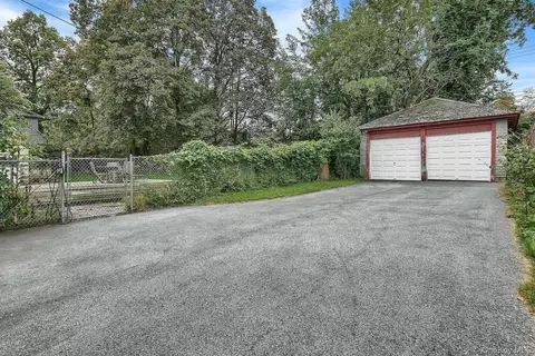 Exterior - 105 Hooker Ave, Poughkeepsie, NY 12601 photo 3 of 11