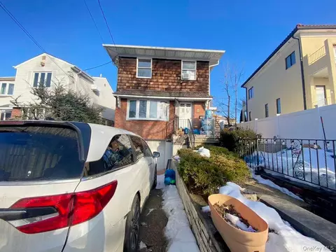 1305 133rd Pl, New York, NY 11356