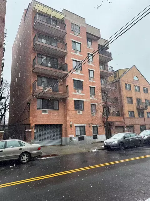 9106 Whitney Ave #3A, Elmhurst, NY 11373