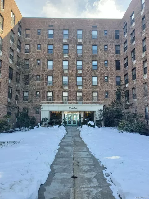 226-26 Union Tpke #2-O, Oakland Gardens, NY 11364