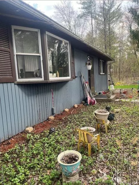 599 N Chodikee Lake Rd, Highland, NY 12528