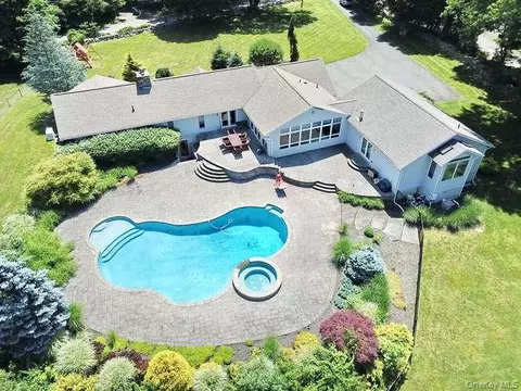 89 Spook Rock Rd, Ramapo, NY 10901