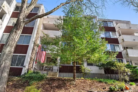 1005 Colony Dr, Greenburgh, NY 10530