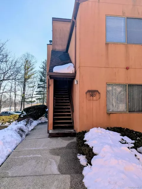302 Town Hill Rd #302, Clarkstown, NY 10954