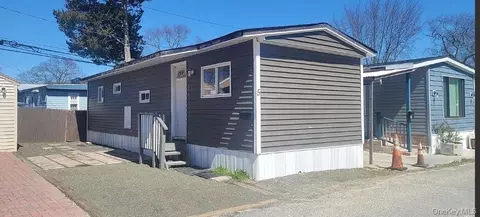 5 Birch Ave, Bay Shore, NY 11706