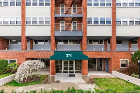 370 Westchester Ave #5C, Port Chester, NY 10573