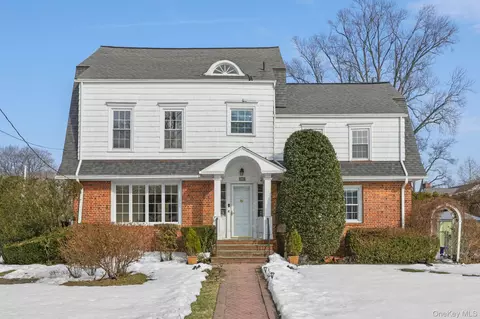 401 Heathcote Rd, Scarsdale, NY 10583